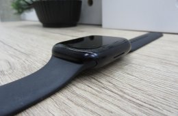 Apple Watch 8 - 45 mm - Használt, megkímélt