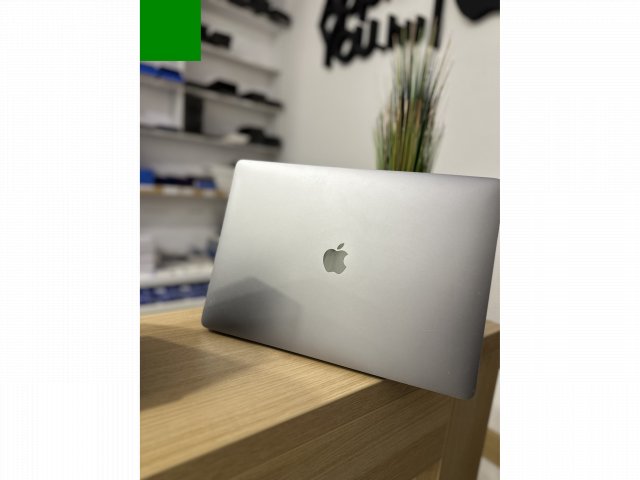 Apple MacBook Pro 15″ 2016 Touch Bar Space gray  Használt!