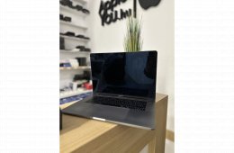 Apple MacBook Pro 15″ 2017 Touch Bar Space gray  Használt!