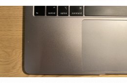 Jó állapotú, asztroszürke Macbook Air 2018 256 Gb eredeti dobozzal, kábellel és 30W töltőfejjel