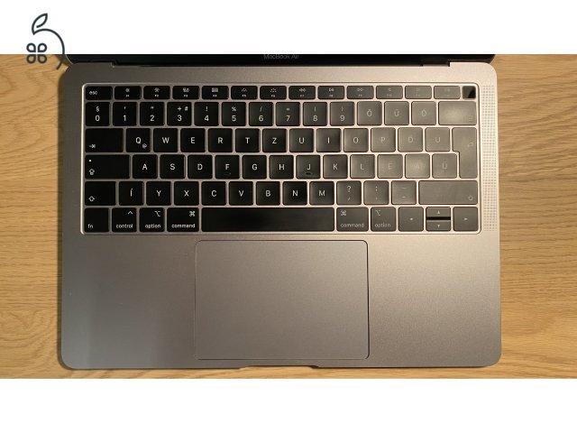 Jó állapotú, asztroszürke Macbook Air 2018 256 Gb eredeti dobozzal, kábellel és 30W töltőfejjel