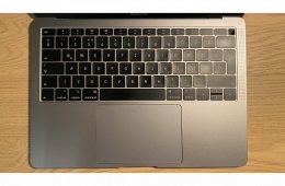 Jó állapotú, asztroszürke Macbook Air 2018 256 Gb eredeti dobozzal, kábellel és 30W töltőfejjel