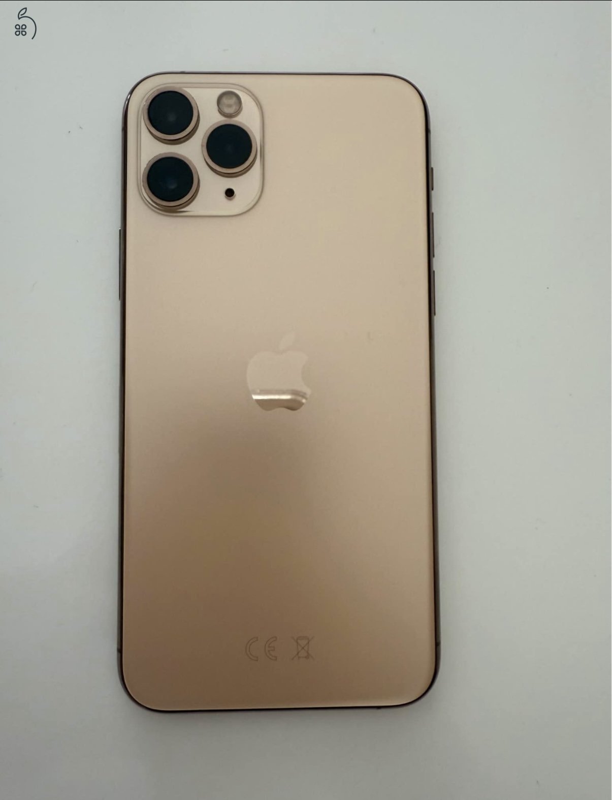 256 gb Iphone 11 Pro kábellel, tokokkal