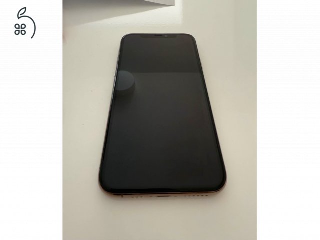 256 gb Iphone 11 Pro kábellel, tokokkal