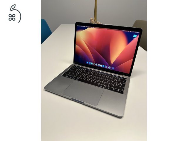 2019 Macbook Pro i5/8gb/128gb/touchbar