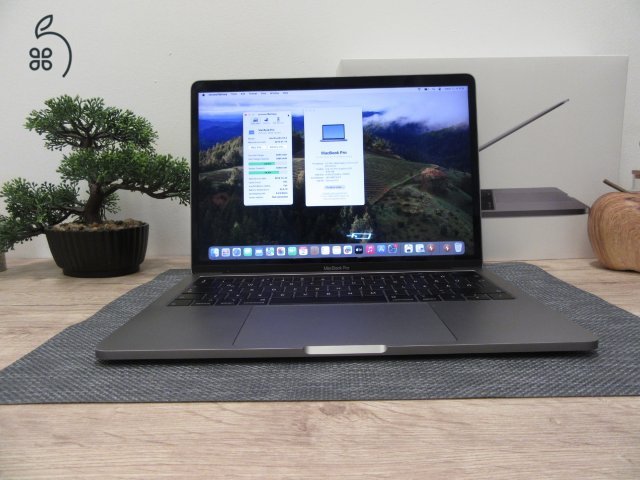 Apple Retina Macbook Pro 13 - 2018 - Használt, szép állapot