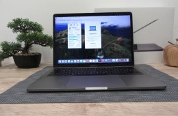 Apple Retina Macbook Pro 13 - 2018 - Használt, szép állapot