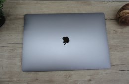 Apple Retina Macbook Pro 16 - 2019 - Használt, karcmentes