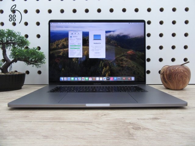 Apple Retina Macbook Pro 16 - 2019 - Használt, karcmentes