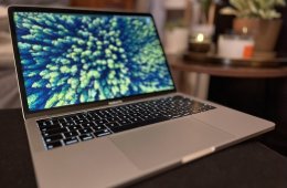 MacBook Pro (13-inch, 2019, Four Thunderbolt 3 ports)