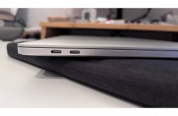 MacBook Pro (13-inch, 2019, Four Thunderbolt 3 ports)