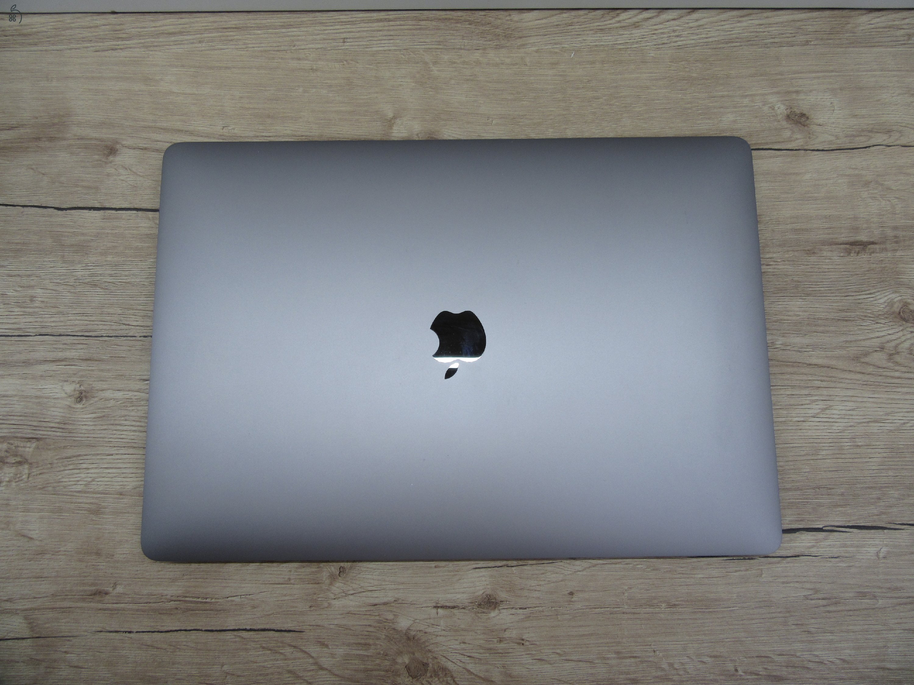 Apple Retina Macbook Pro 15 - 2019 - Használt, megkímélt