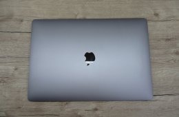 Apple Retina Macbook Pro 15 - 2019 - Használt, megkímélt