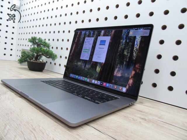 Apple Retina Macbook Pro 16 - 2019 - Használt, megkímélt