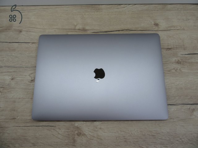 Apple Retina Macbook Pro 16 - 2019 - Használt, megkímélt