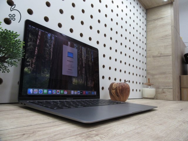 Apple Macbook Air M1 13 -2020 - Használt, szép állapot