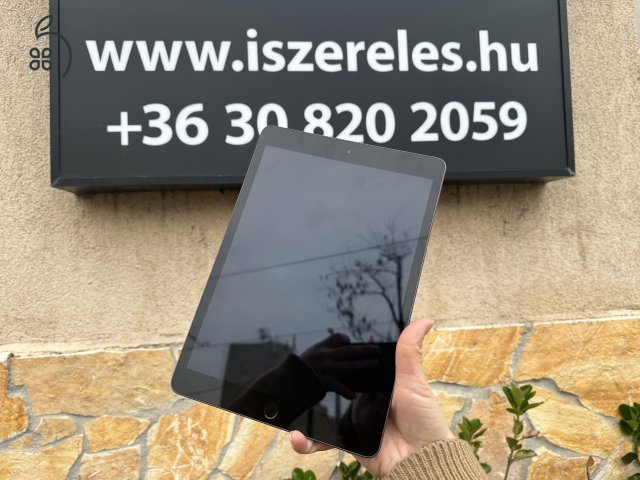 SZOMBATONKÉNT IS NYITVA | Makulátlan iPad 8 32 GB Wifi Space Grey akár 1 év garanciával