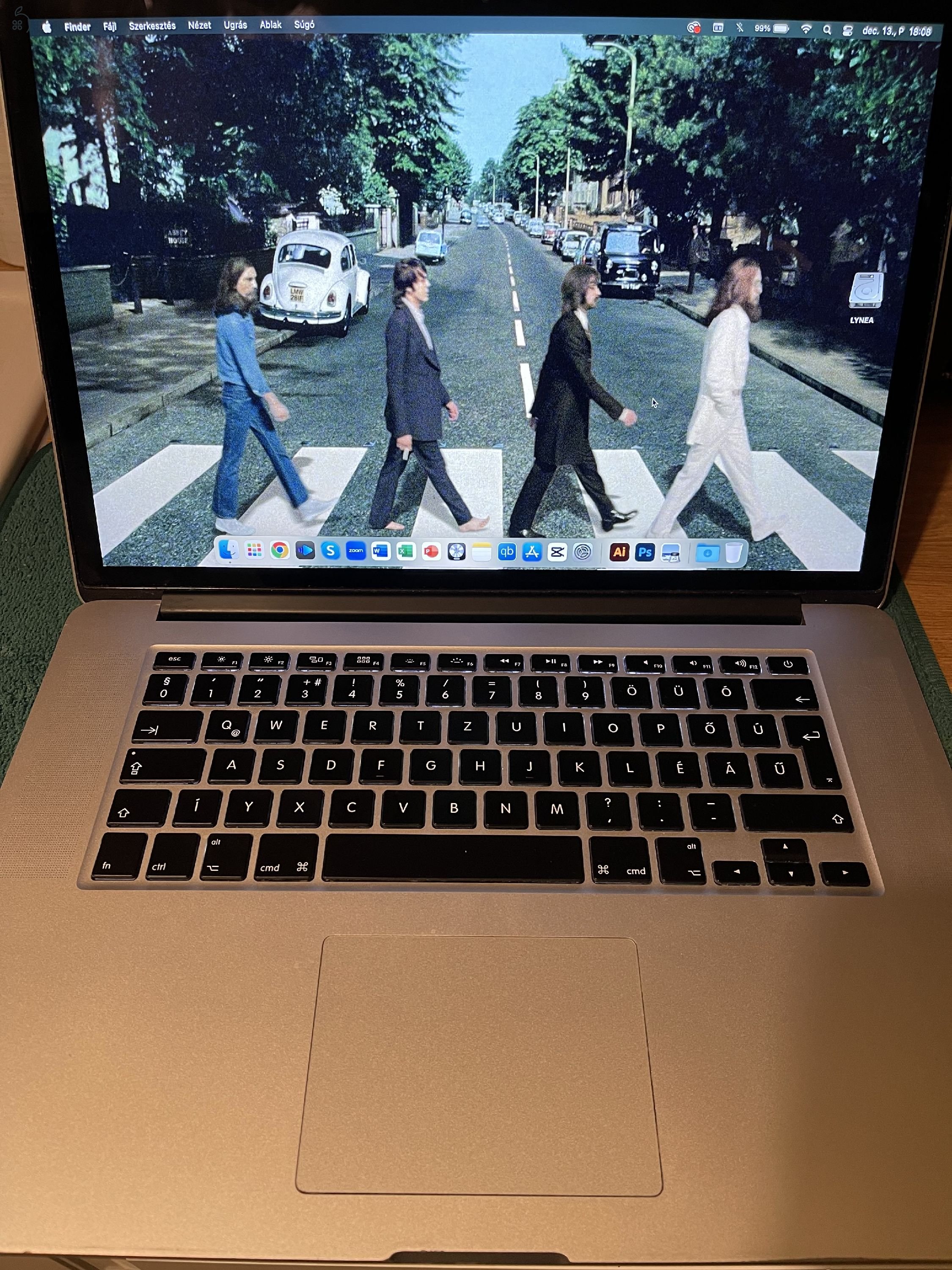 Apple MacBook Pro 15 inch / mid 2014 / 16GB RAM / 1 Tera / 2.2 GHz Inte Core I7