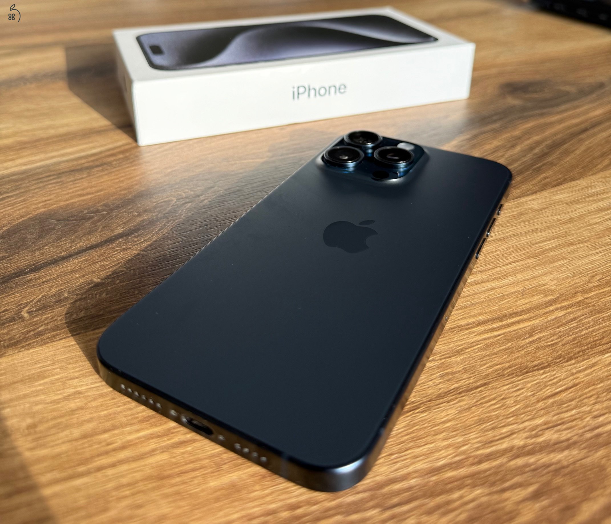 Apple Iphone 15 Pro MAX karcmentes