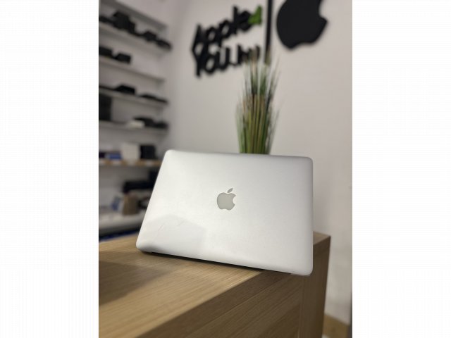 Apple MacBook Air 13″ 2017 Silver Használt