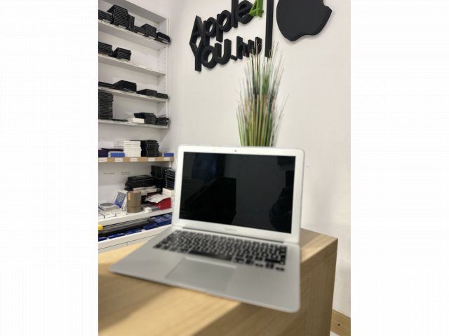 Apple MacBook Air 13″ 2017 Silver Használt