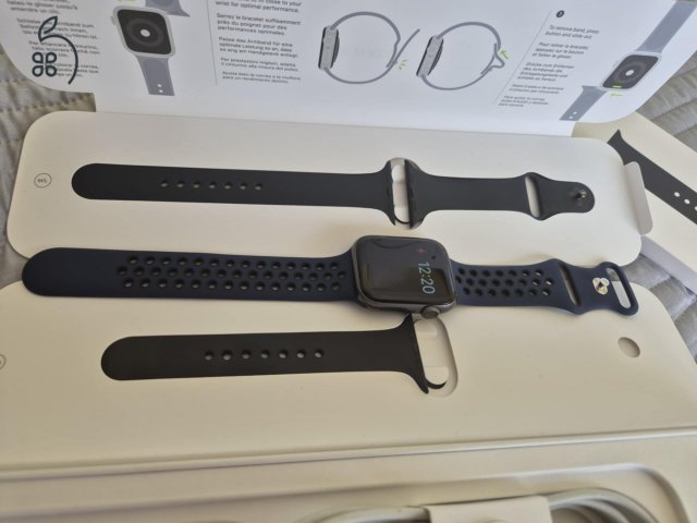 Apple Watch Series 5 44mm space gray