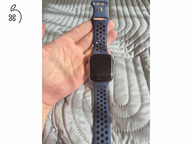 Apple Watch Series 5 44mm space gray