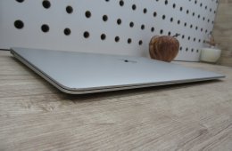 Apple Retina Macbook Air 13 - 2019 - Használt, szép állapot