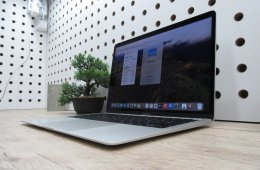 Apple Retina Macbook Air 13 - 2019 - Használt, szép állapot