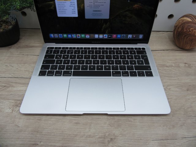 Apple Retina Macbook Air 13 - 2019 - Használt, szép állapot