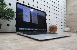 Apple Retina Macbook Air 13 - 2019 - Használt, szép állapot