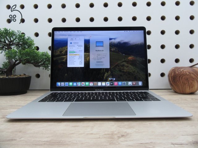 Apple Retina Macbook Air 13 - 2019 - Használt, szép állapot