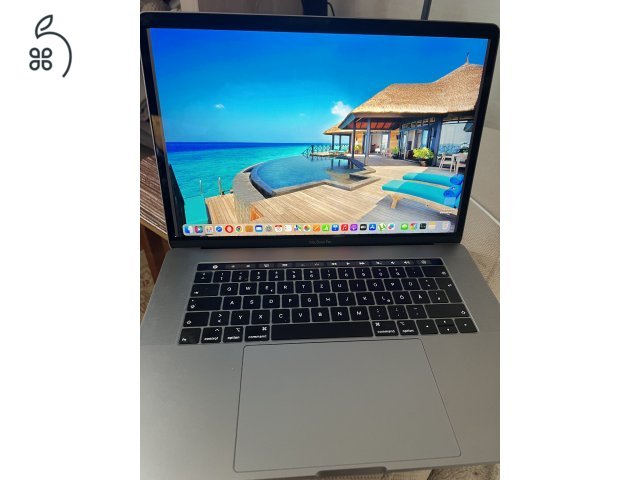 MacBook Pro 15” i9/32GB/ 1TB SSD/ 8C/ 2.4GHz/ Radeon Pro 560X Space Gray CTU Német billentyűzet