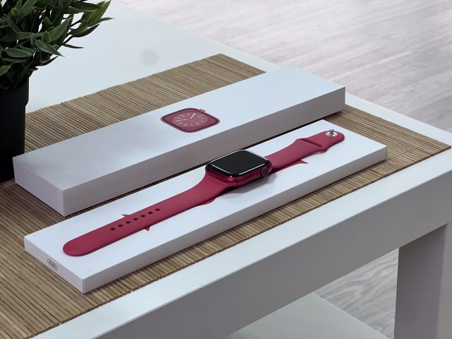 Apple Watch S8 Red 45MM 1 ÉV Garanciával Számlával