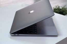 MacBook Air 2020 13 M1 256GB 1 ÉV Garanciával Számlával