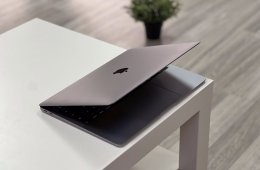 MacBook Air 2019 13 128GB 1 ÉV Garanciával Számlával