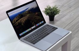 MacBook Air 2019 13 128GB 1 ÉV Garanciával Számlával