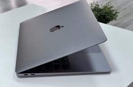 MacBook Air 2019 13 128GB 1 ÉV Garanciával Számlával