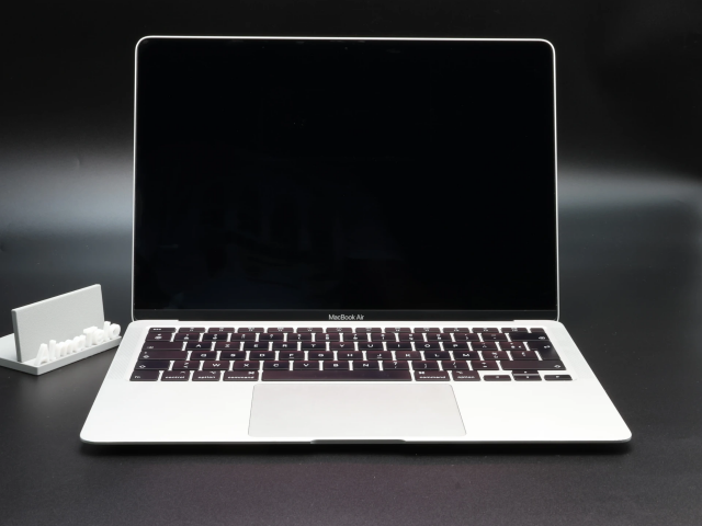 Apple MacBook Air 13″ 2020 i5 256 GB Silver akku - 12 HÓ GARANCIA