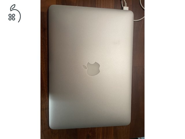 Eladó szép állapotú Macbook Air 13” 2015