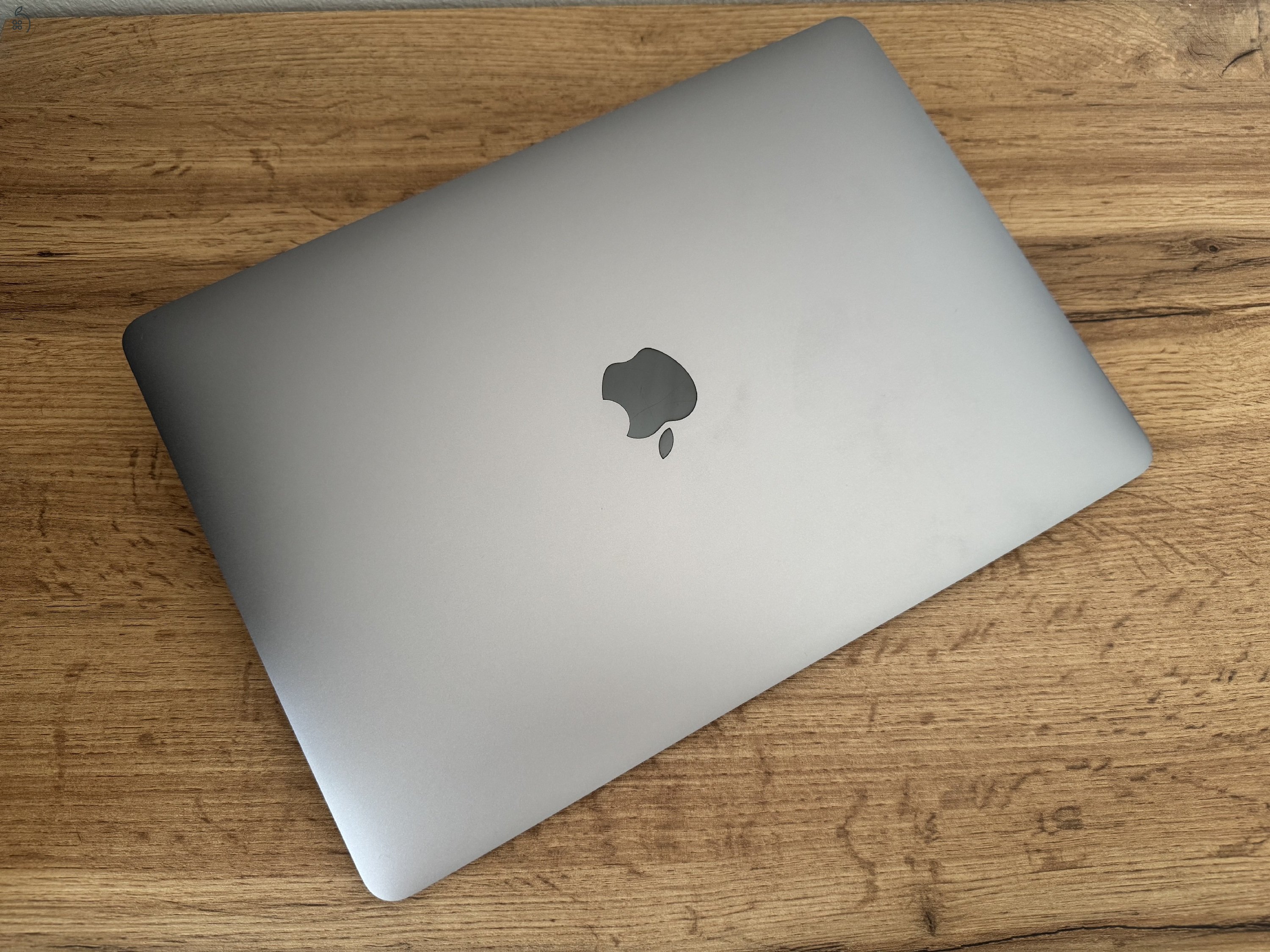 MacBook Air 13” 2019 i5 