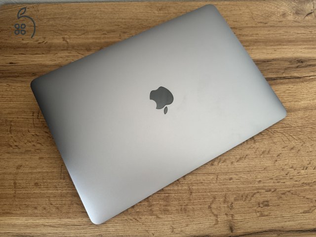 MacBook Air 13” 2019 i5 