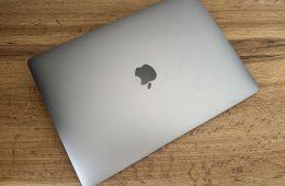 MacBook Air 13” 2019 i5 