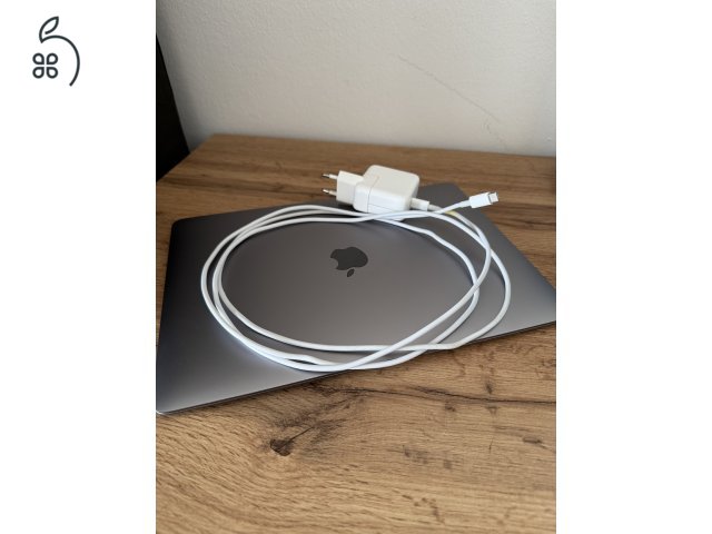 MacBook Air 13” 2019 i5 