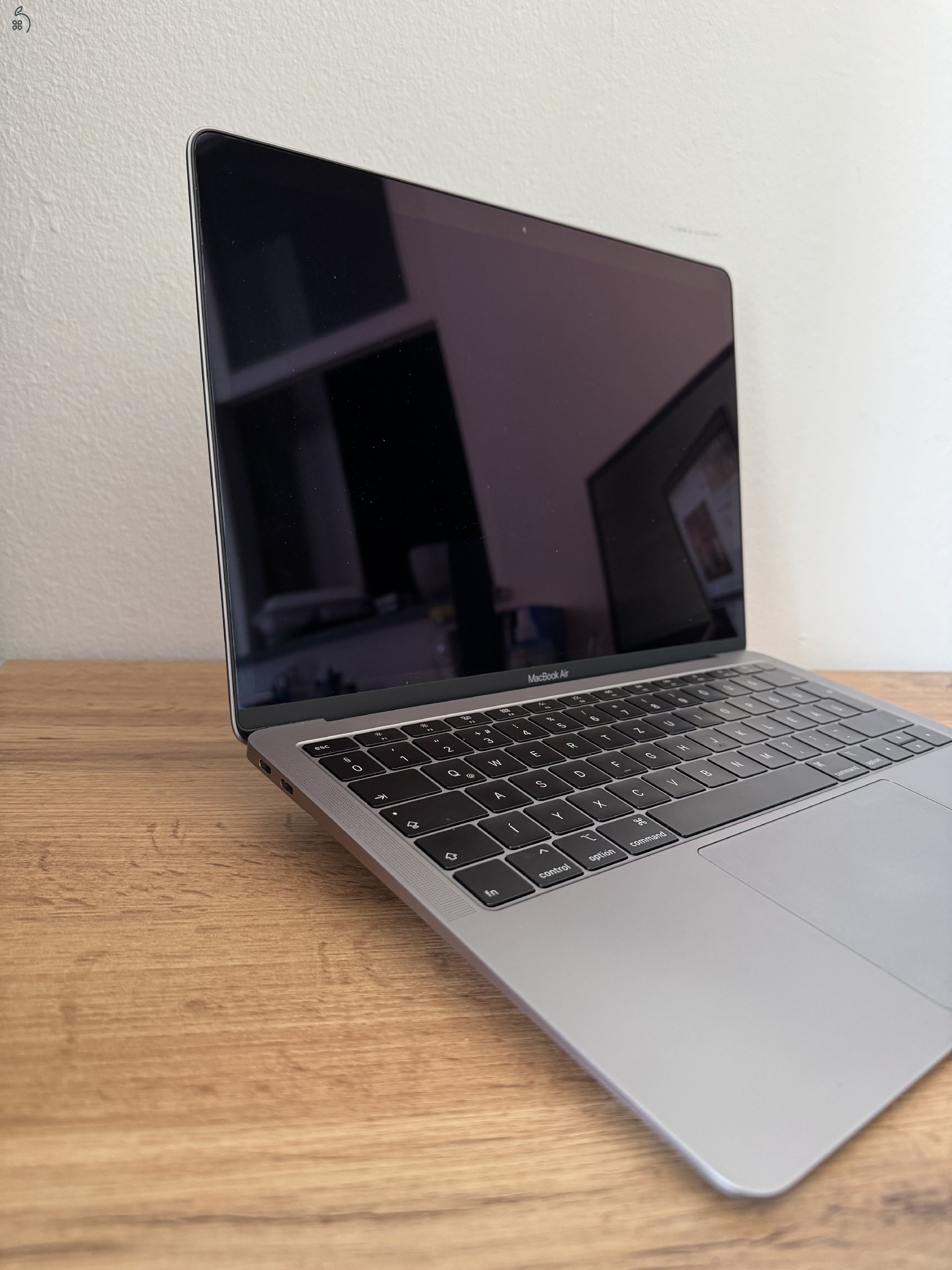 MacBook Air 13” 2019 i5 