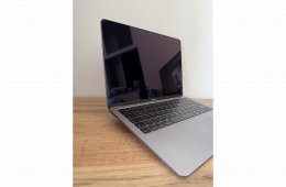 MacBook Air 13” 2019 i5 