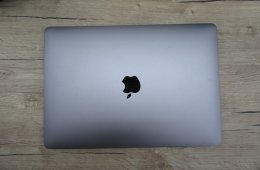 Apple Retina Macbook Pro 13 M1 - 2020 - Használt, karcmentes