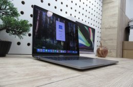 Apple Retina Macbook Pro 13 M1 - 2020 - Használt, karcmentes