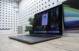 Apple Retina Macbook Pro 13 M1 - 2020 - Használt, karcmentes