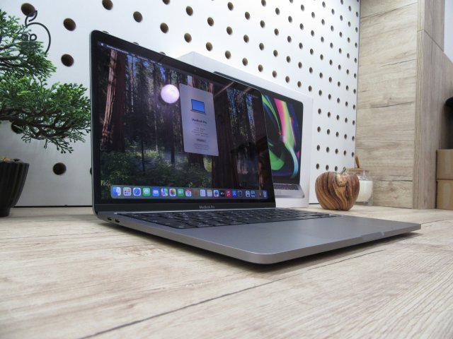 Apple Retina Macbook Pro 13 M2 - 2022 -  Újszerű